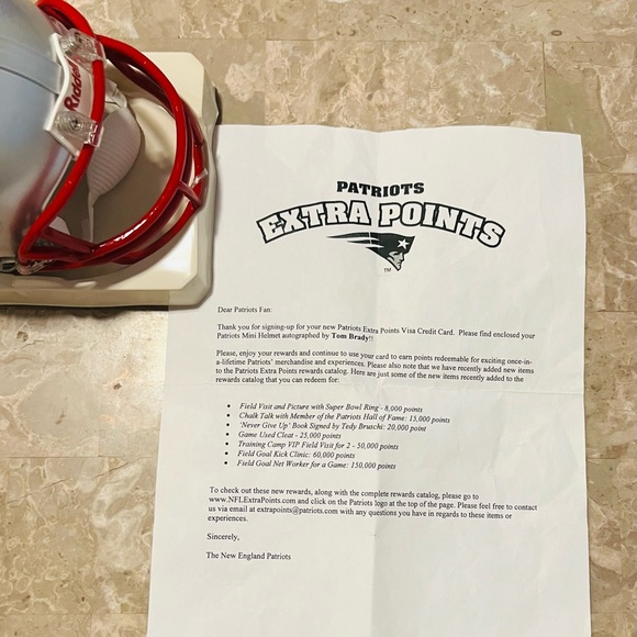 EXTREMELY RARE - Tom Brady Autograph Mini Helmet - Picture 5 of 7